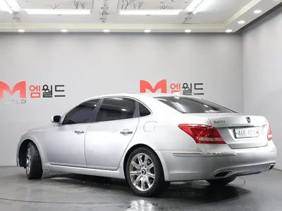 Hyundai Equus 2010, 128793 км, за 3773.1 USD