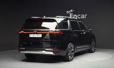 Kia Canival 2021, 76463 км, за 17832.84 USD