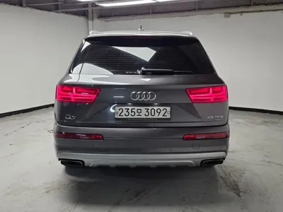 Audi Q7 2019, 127980 км, за 14301.5 USD