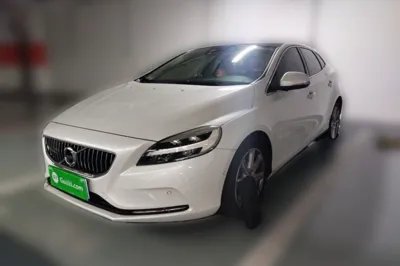 Volvo V40 · 2018 год