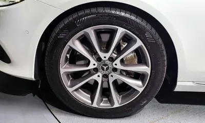 Mercedes-Benz E-Class 2019, 114012 км, за 15570.04 USD