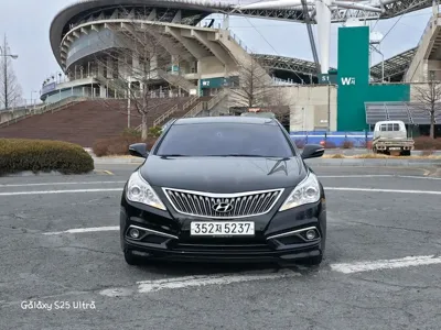 Hyundai Grandeur 2016, 132500 км, за 5883.13 USD