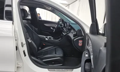 Mercedes-Benz C-Class 2018, 111074 км, за 9441.94 USD - фото 11