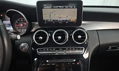 Mercedes-Benz C-Class 2018, 111074 км, за 9441.94 USD - фото 14