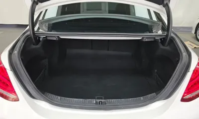 Mercedes-Benz C-Class 2018, 111074 км, за 9441.94 USD - фото 20