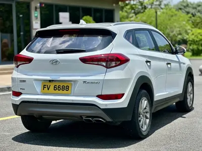 Hyundai Tucson 2017, 33000 км, за 5472.22 USD