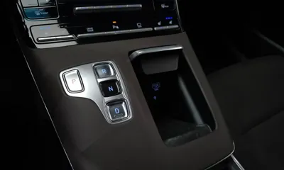 Hyundai Grandeur 2022, 38874 км, за 16253.71 USD - фото 9