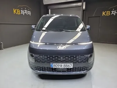 Hyundai Staria 2025, 19940 км, за 18558.3 USD