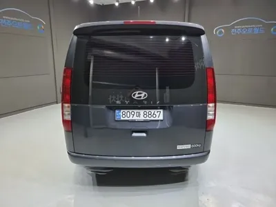 Hyundai Staria 2025, 19940 км, за 18558.3 USD