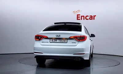 Hyundai Sonata 2015, 109942 км, за 5464.49 USD