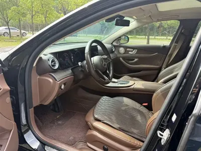 Mercedes-Benz E-Class 2021, 80000 км, за 30488.48 USD