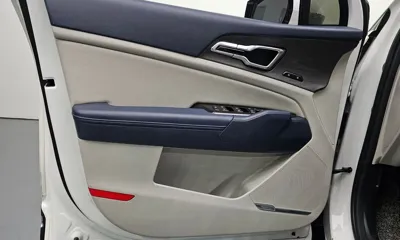 Kia Sportage 2023, 46556 км, за 28554.55 USD - фото 24