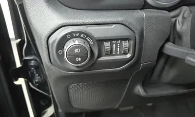 Jeep Wrangler 2021, 68563 км, за 25322.29 USD - фото 18