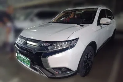 Mitsubishi Outlander · 2020 год