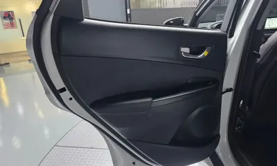 Hyundai Kona 2021, 61355 км, за 14113.17 USD - фото 25