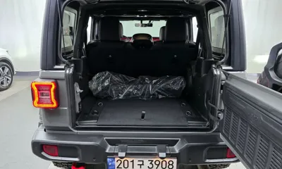 Jeep Wrangler 2023, 26677 км, за 34370.83 USD - фото 20