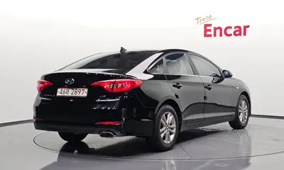 Hyundai Sonata 2015, 213566 км, за 2953.92 USD