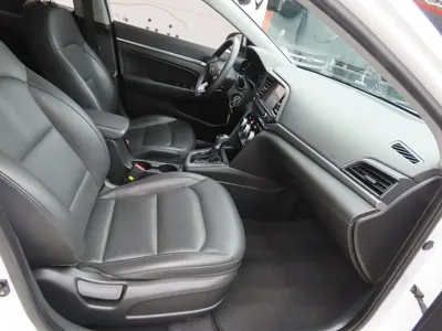 Hyundai Avante 2019, 109622 км, за 6078.62 USD - фото 10