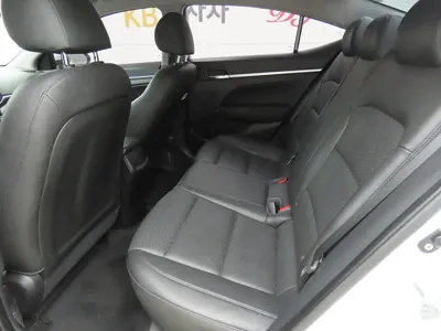 Hyundai Avante 2019, 109622 км, за 6078.62 USD - фото 16