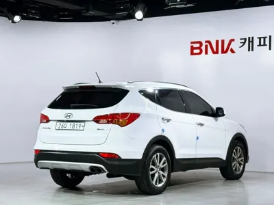 Hyundai Santafe 2014, 155080 км, за 4879.01 USD