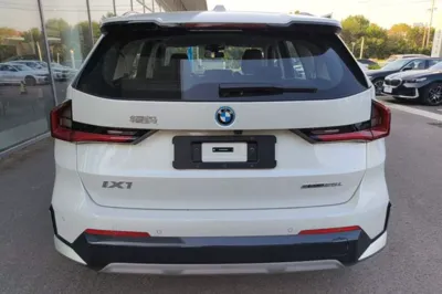 BMW iX1 2025, 7800 км, за 24665 USD