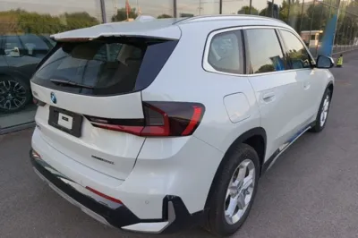 BMW iX1 2025, 7800 км, за 24665 USD - фото 6