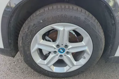 BMW iX1 2025, 7800 км, за 24665 USD - фото 10