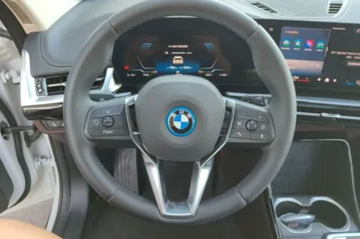 BMW iX1 2025, 7800 км, за 24665 USD - фото 13