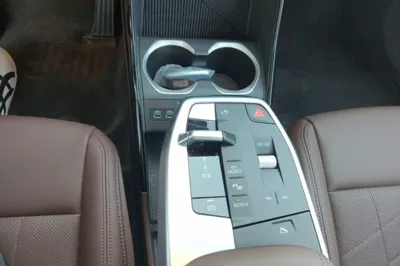BMW iX1 2025, 7800 км, за 24665 USD - фото 16