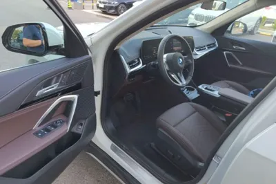 BMW iX1 2025, 7800 км, за 24665 USD - фото 18