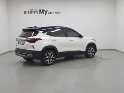 Kia Seltos 2023, 100996 км, за 11376.19 USD