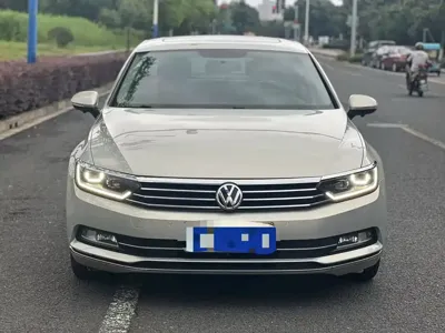 Volkswagen Magotan 2017, 110000 км, за 8090.65 USD