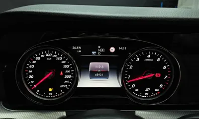 Mercedes-Benz E-Class 2020, 65931 км, за 16552.8 USD - фото 8