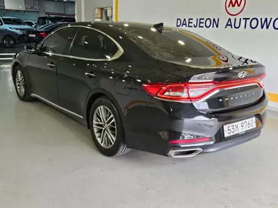 Hyundai Grandeur 2018, 58731 км, за 10618.9 USD