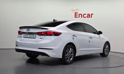 Hyundai Avante 2017, 124188 км, за 5382.7 USD