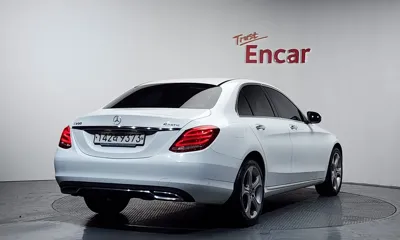 Mercedes-Benz C-Class 2018, 88937 км, за 13088.32 USD