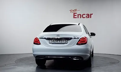 Mercedes-Benz C-Class 2018, 88937 км, за 13088.32 USD