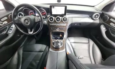 Mercedes-Benz C-Class 2018, 88937 км, за 12997.24 USD - фото 7