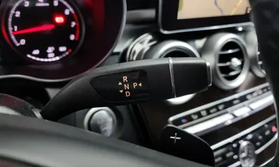 Mercedes-Benz C-Class 2018, 88937 км, за 12997.24 USD - фото 9