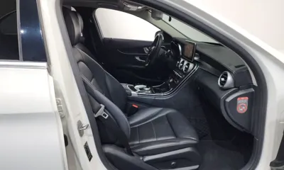 Mercedes-Benz C-Class 2018, 88937 км, за 12997.24 USD - фото 11