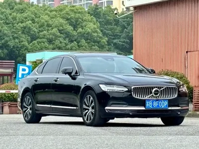 Volvo S90 2021, 77200 км, за 20541.71 USD