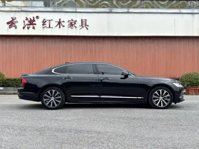 Volvo S90 2021, 77200 км, за 20541.71 USD
