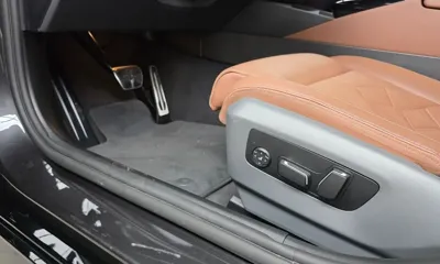 BMW 5-Series 2025, 15183 км, за 56321.39 USD - фото 30