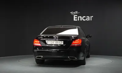Hyundai Equus 2013, 121321 км, за 8467.9 USD