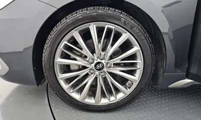 Hyundai Grandeur 2019, 79316 км, за 12353.64 USD