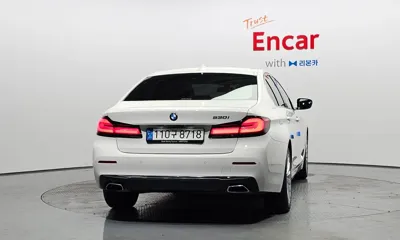 BMW 5-Series 2021, 45875 км, за 22703.64 USD