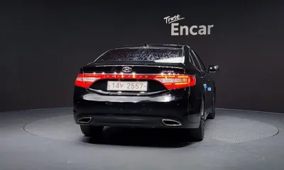 Hyundai Grandeur 2014, 194645 км, за 2317.88 USD