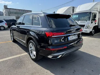 Audi Q7 2021, 57468 км, за 36290.35 USD