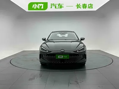 Volkswagen Lamando 2022, 38300 км, за 15592.89 USD