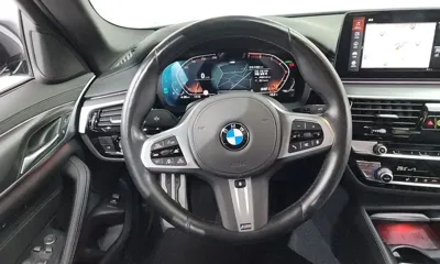 BMW 5-Series 2022, 41850 км, за 25272.42 USD - фото 13